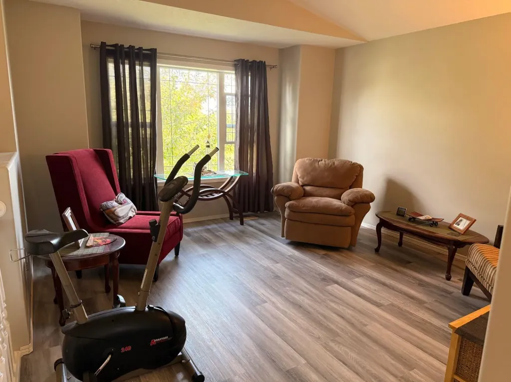 9137 94a Avenue Grande Prairie AB T8X 1V4