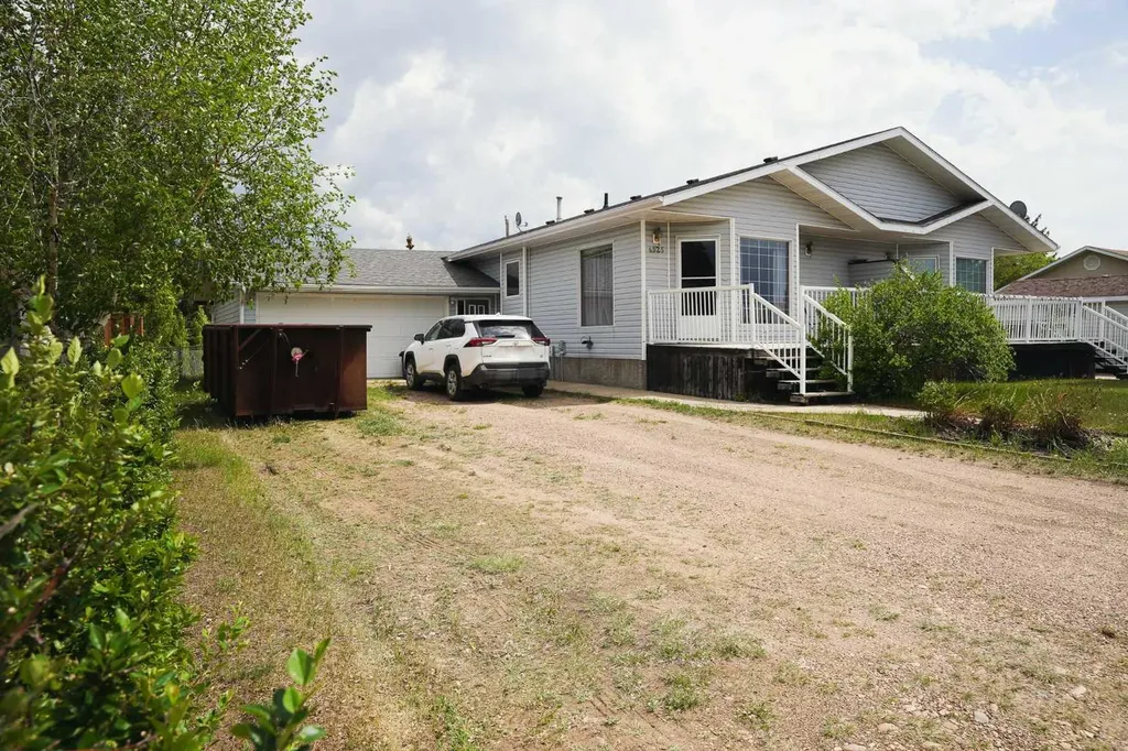 4525 49 Avenue Hardisty AB T0B1V0