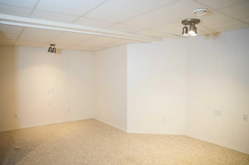 4525 49 Avenue Hardisty AB T0B1V0