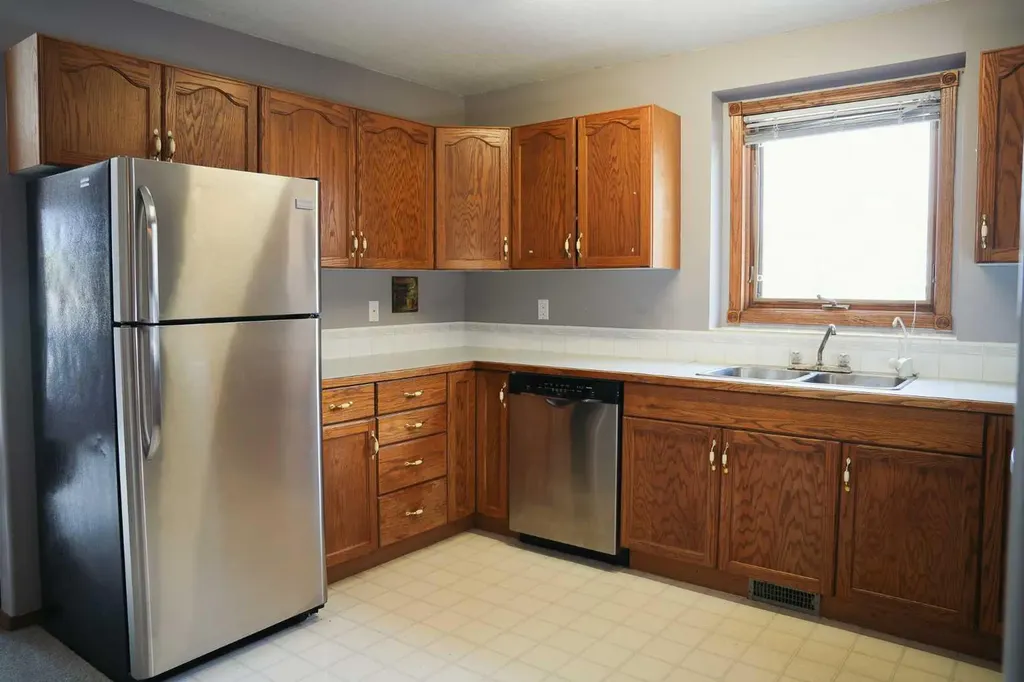 4525 49 Avenue Hardisty AB T0B1V0