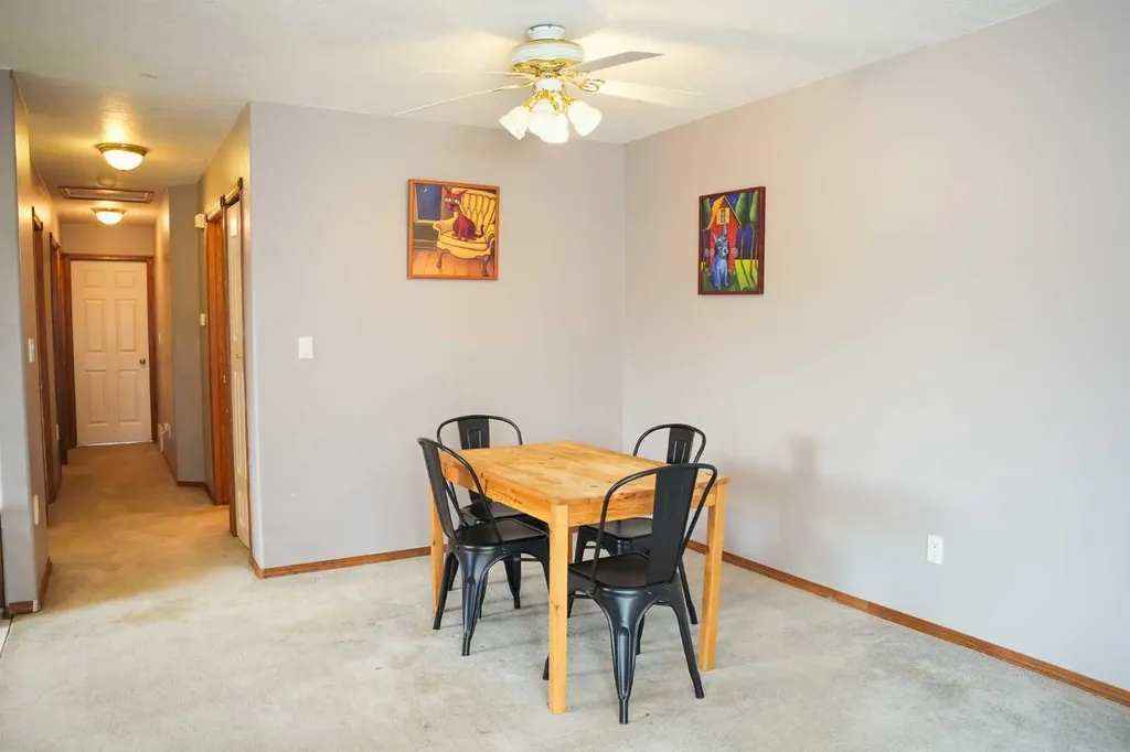 4525 49 Avenue Hardisty AB T0B1V0