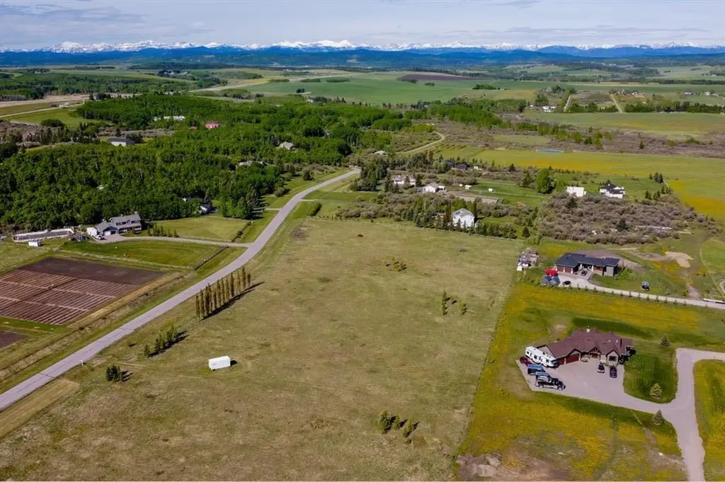176042 168 Avenue W Rural Foothills County AB T1S 0Z7