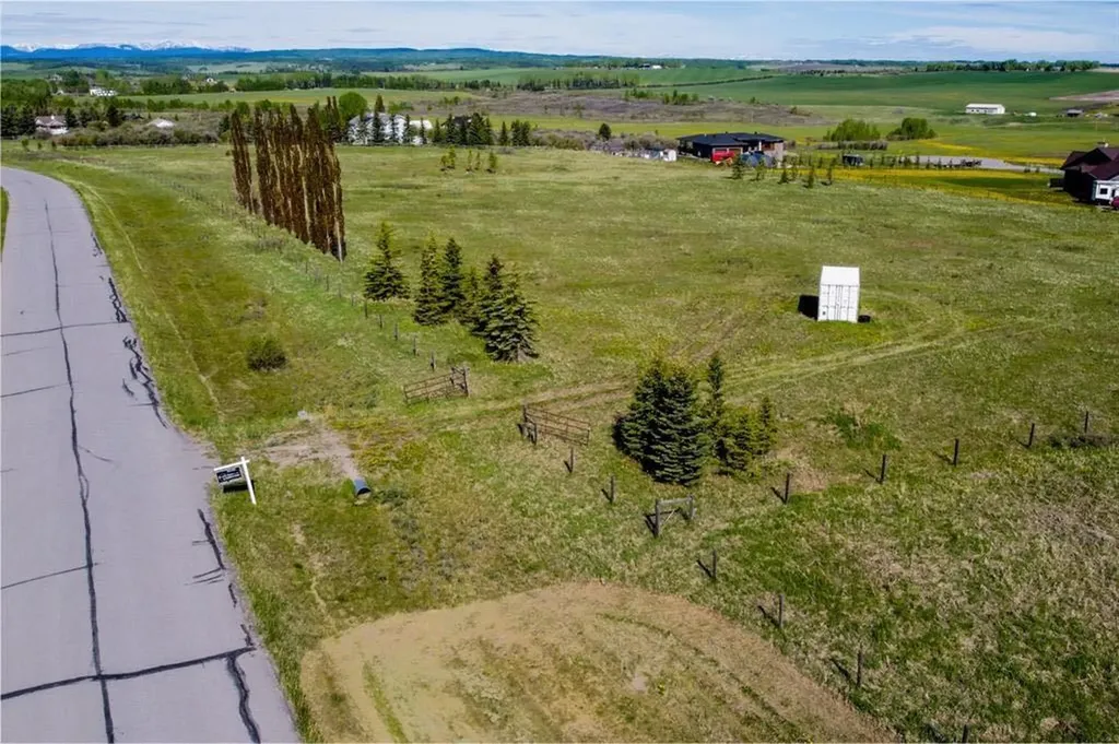 176042 168 Avenue W Rural Foothills County AB T1S 0Z7