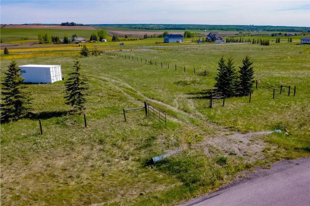 176042 168 Avenue W Rural Foothills County AB T1S 0Z7