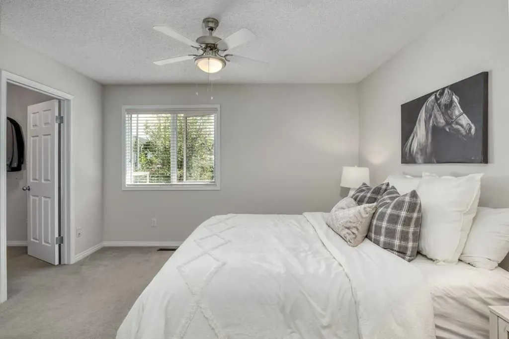 8 Riverview Circle Cochrane AB T4C1X1