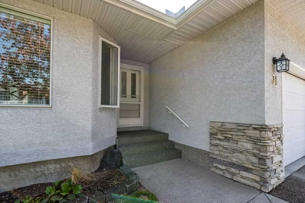 8 Riverview Circle Cochrane AB T4C1X1