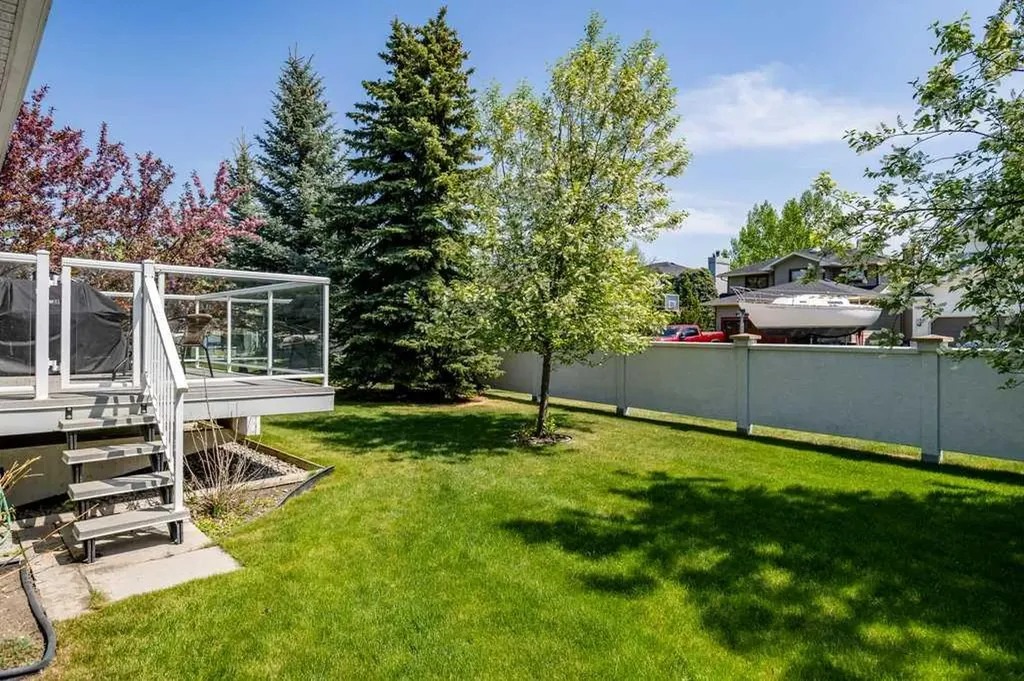 8 Riverview Circle Cochrane AB T4C1X1