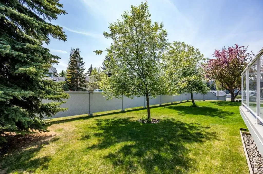8 Riverview Circle Cochrane AB T4C1X1
