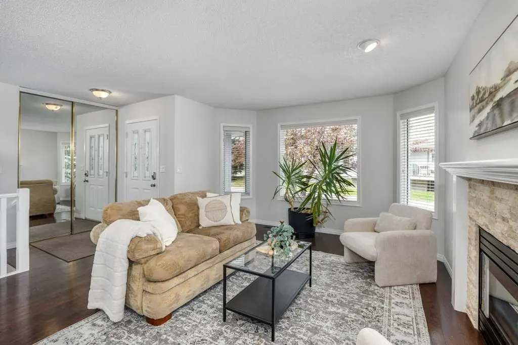8 Riverview Circle Cochrane AB T4C1X1
