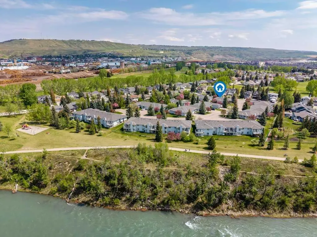 8 Riverview Circle Cochrane AB T4C1X1