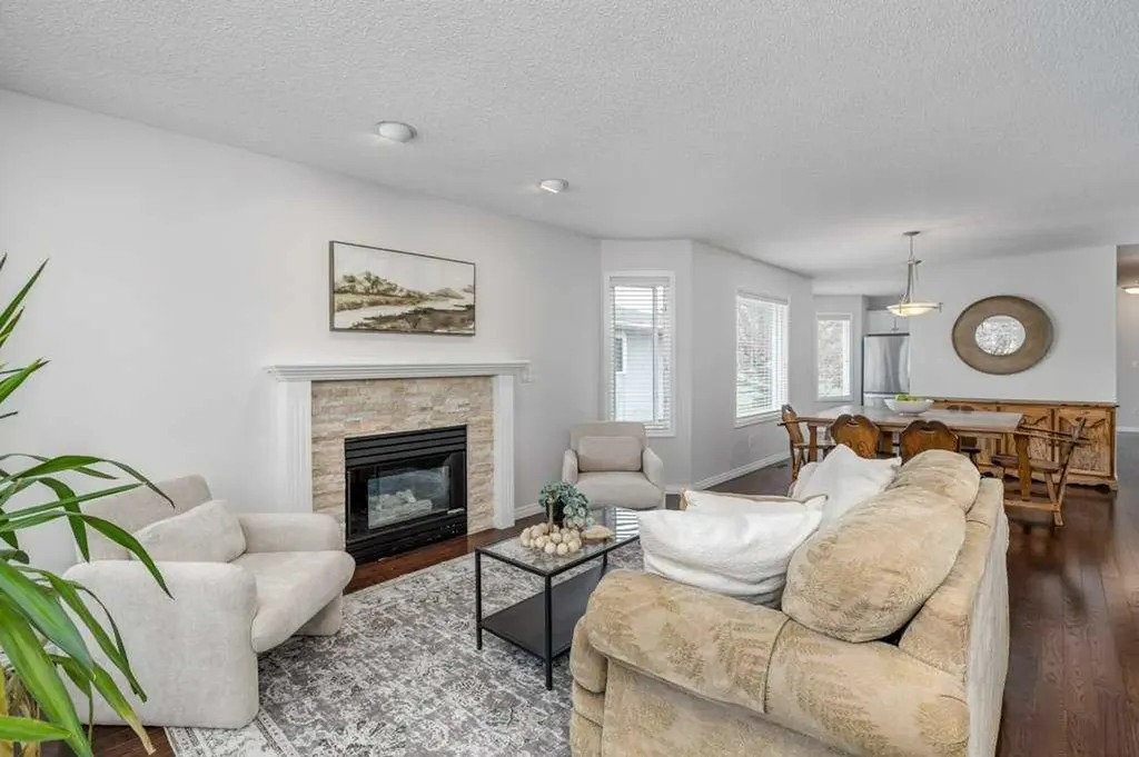 8 Riverview Circle Cochrane AB T4C1X1