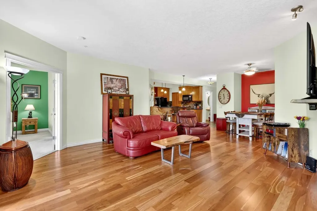 24 Hemlock Crescent SW Calgary AB T3C 2Z1