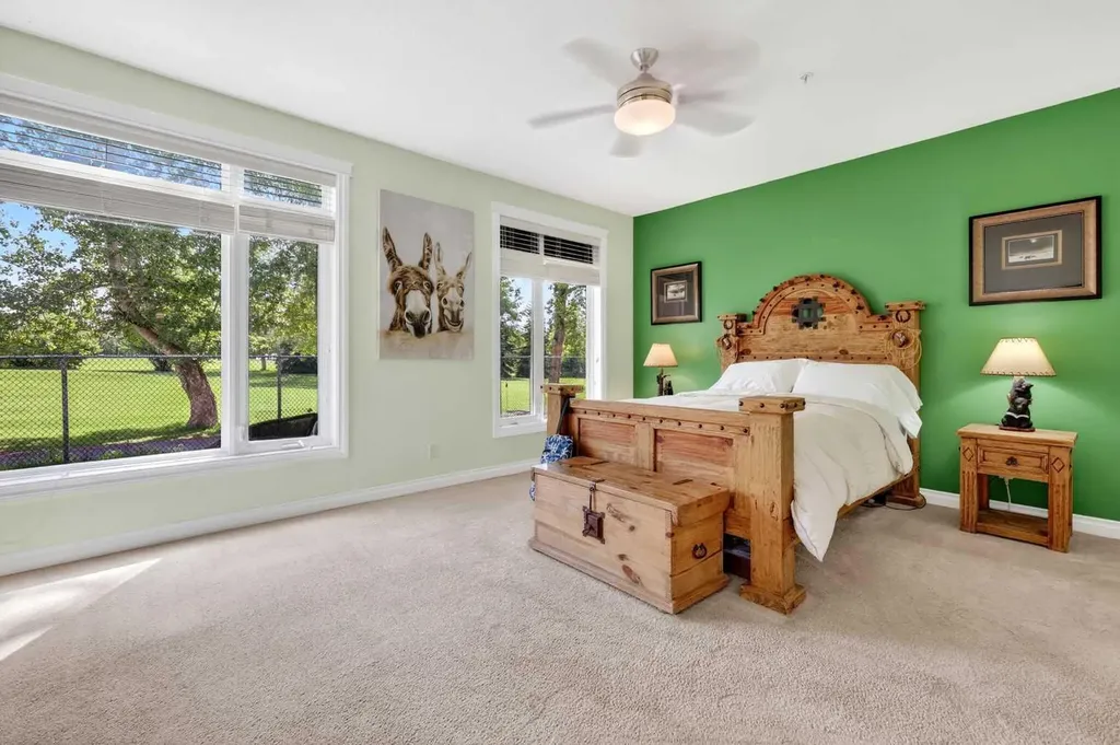 24 Hemlock Crescent SW Calgary AB T3C 2Z1