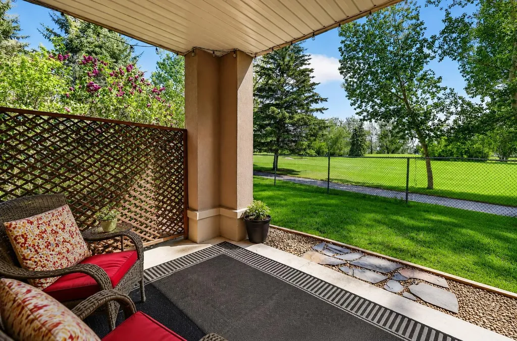 24 Hemlock Crescent SW Calgary AB T3C 2Z1