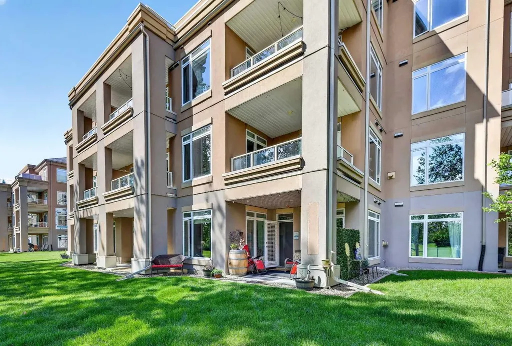 24 Hemlock Crescent SW Calgary AB T3C 2Z1