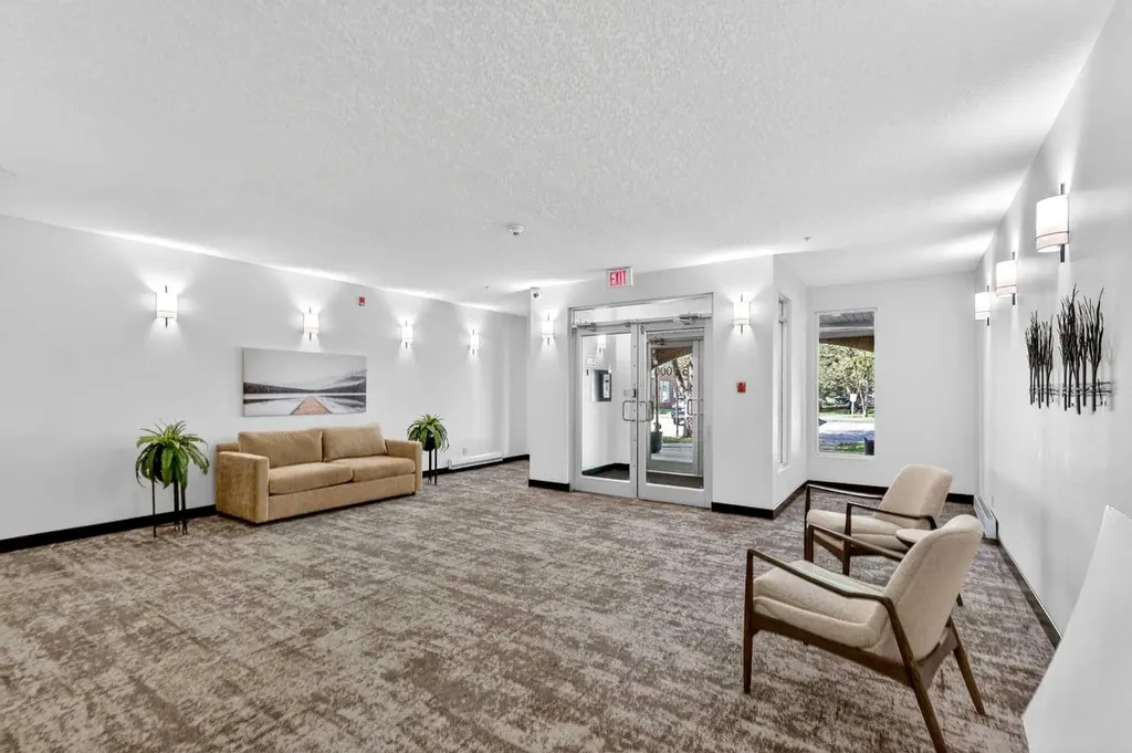 24 Hemlock Crescent SW Calgary AB T3C 2Z1