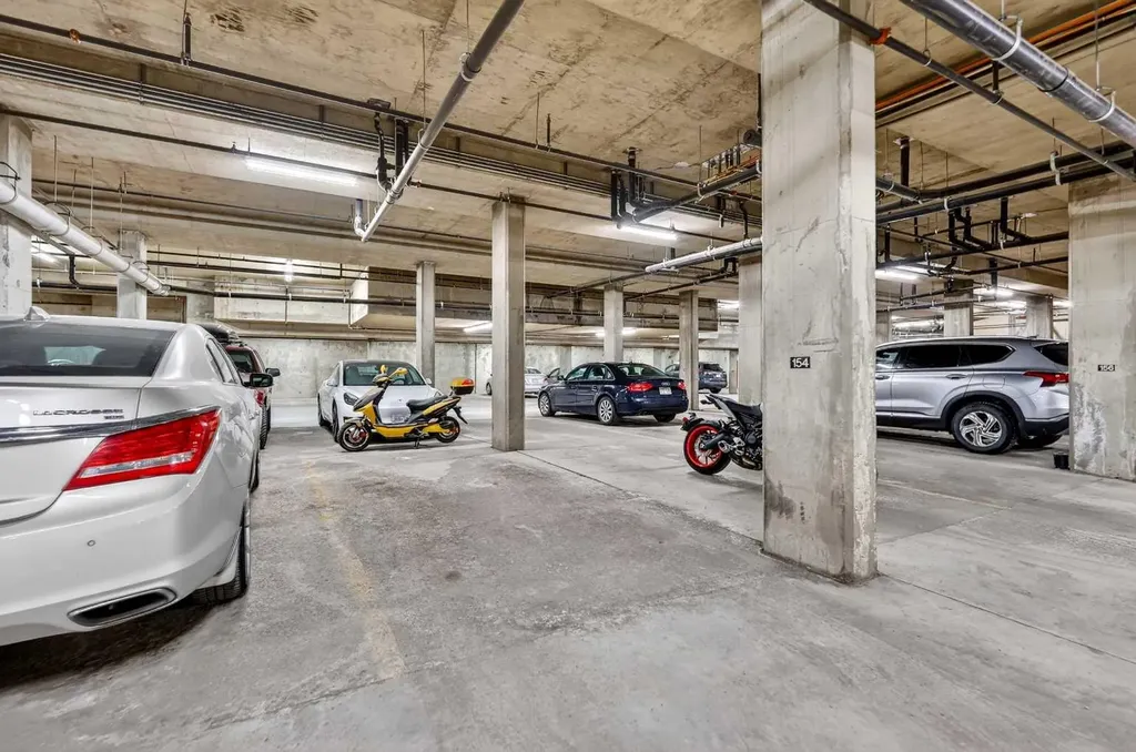 24 Hemlock Crescent SW Calgary AB T3C 2Z1