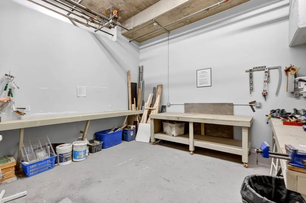 24 Hemlock Crescent SW Calgary AB T3C 2Z1