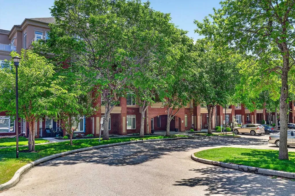 24 Hemlock Crescent SW Calgary AB T3C 2Z1