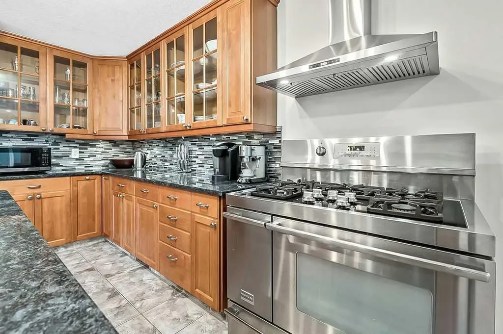118018 380 Avenue E Rural Foothills County AB T1V 1N3