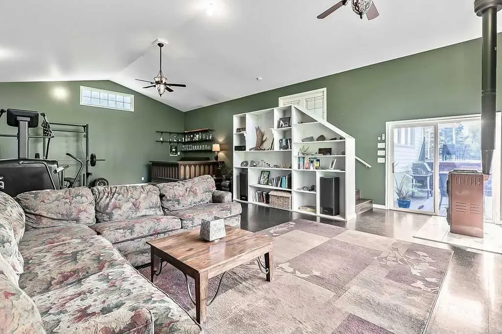 118018 380 Avenue E Rural Foothills County AB T1V 1N3