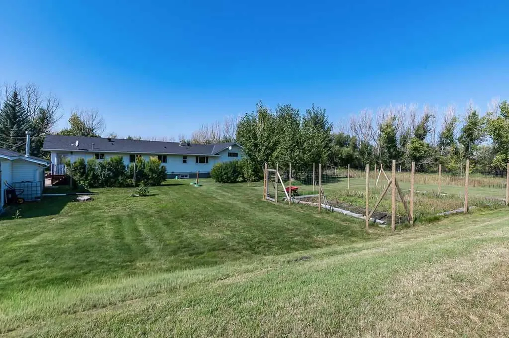 118018 380 Avenue E Rural Foothills County AB T1V 1N3