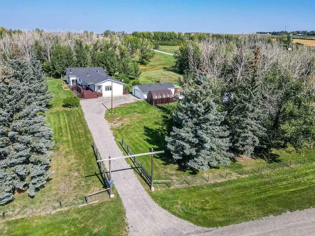 118018 380 Avenue E Rural Foothills County AB T1V 1N3