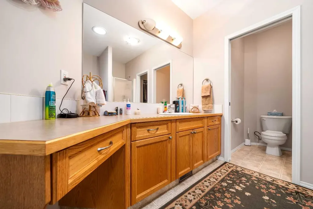 8 River Ridge Drive NW Medicine Hat AB T1A 8T3