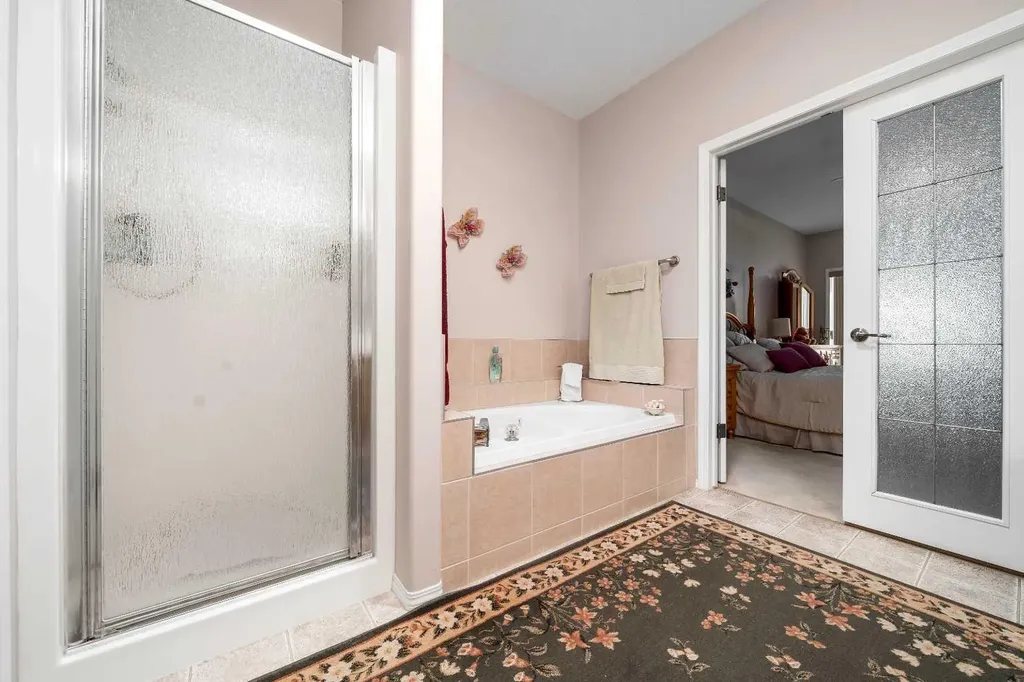 8 River Ridge Drive NW Medicine Hat AB T1A 8T3