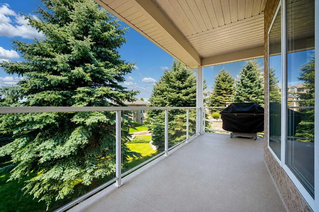 8 River Ridge Drive NW Medicine Hat AB T1A 8T3
