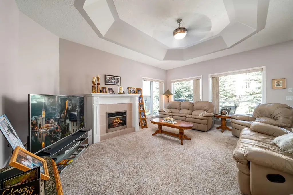 8 River Ridge Drive NW Medicine Hat AB T1A 8T3