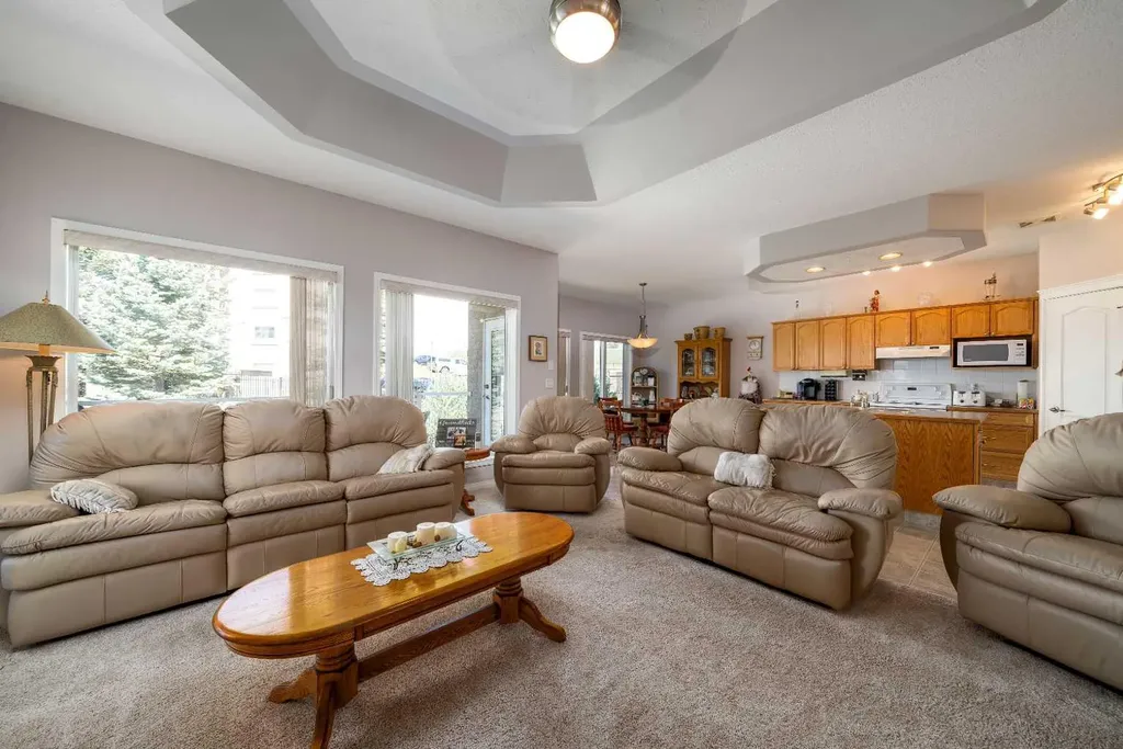 8 River Ridge Drive NW Medicine Hat AB T1A 8T3