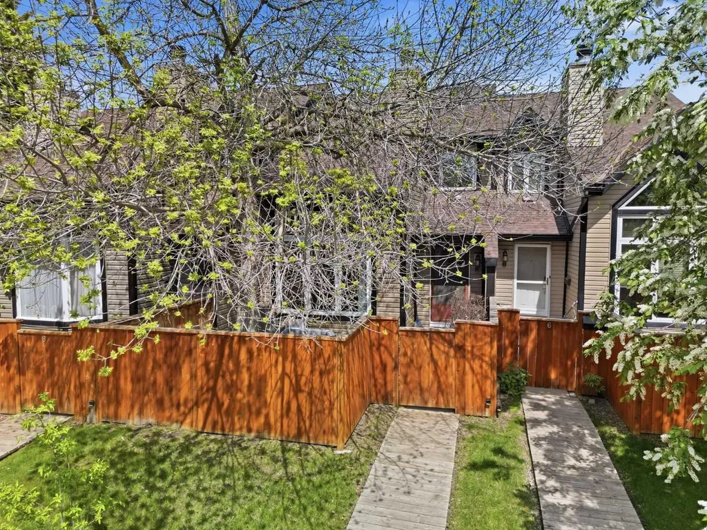 12625 24 Street SW Calgary AB T2W 4B1