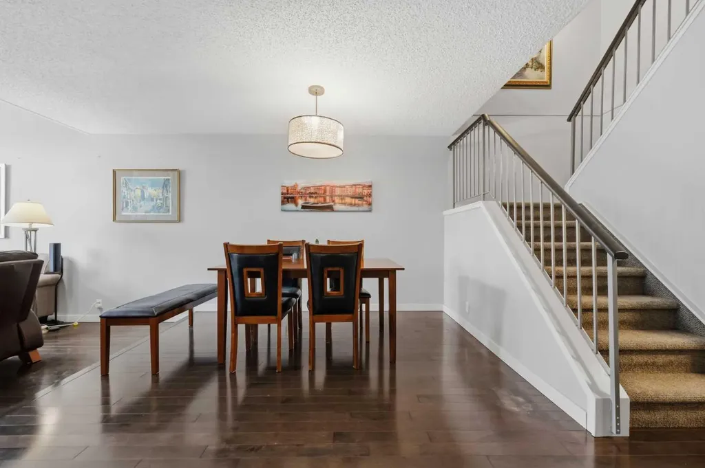 12625 24 Street SW Calgary AB T2W 4B1