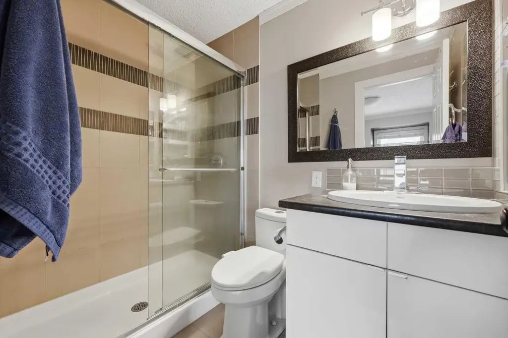 12625 24 Street SW Calgary AB T2W 4B1
