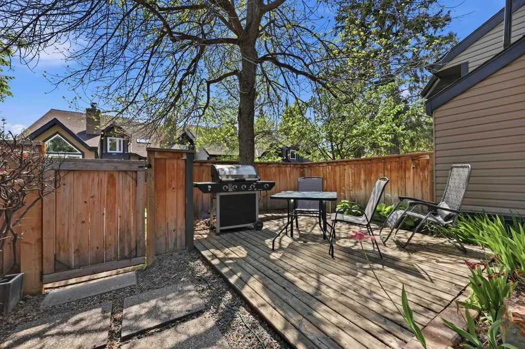 12625 24 Street SW Calgary AB T2W 4B1