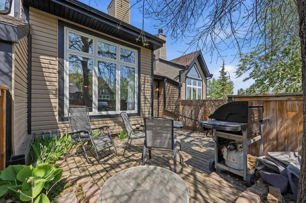 12625 24 Street SW Calgary AB T2W 4B1