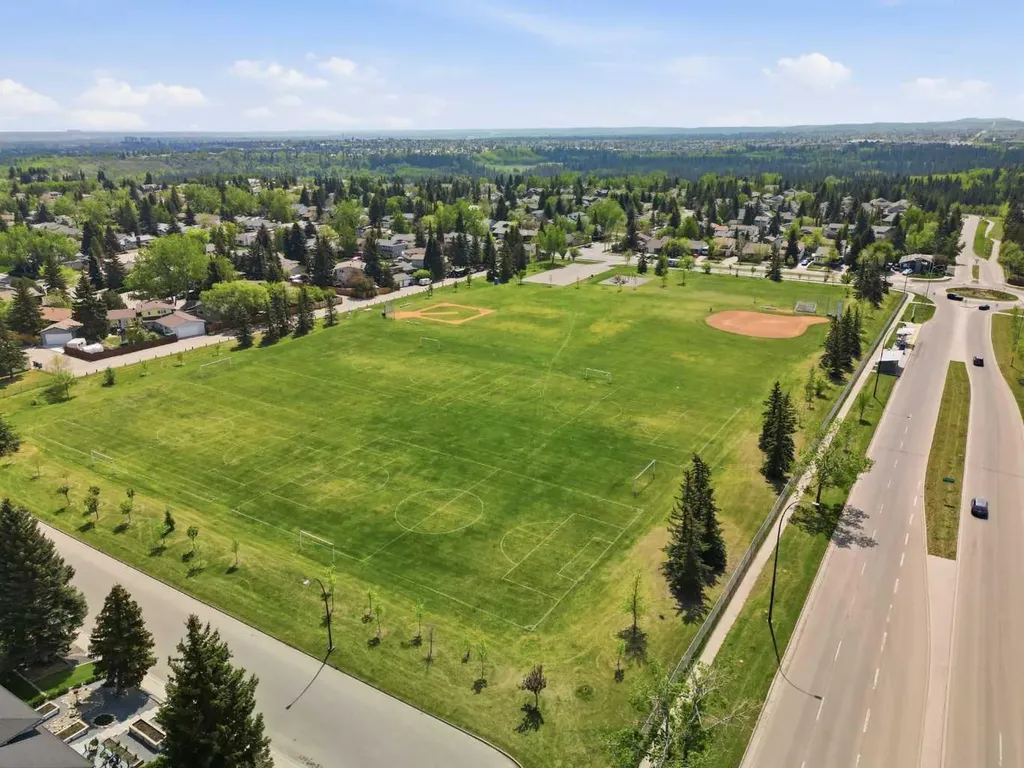 12625 24 Street SW Calgary AB T2W 4B1