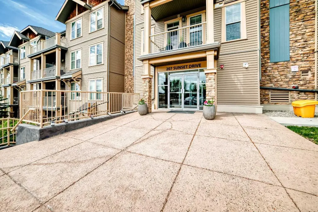 207 Sunset Drive Cochrane AB T4C 0H7