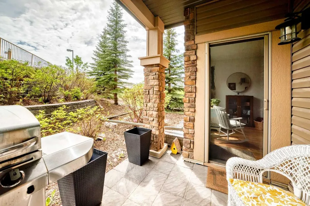207 Sunset Drive Cochrane AB T4C 0H7