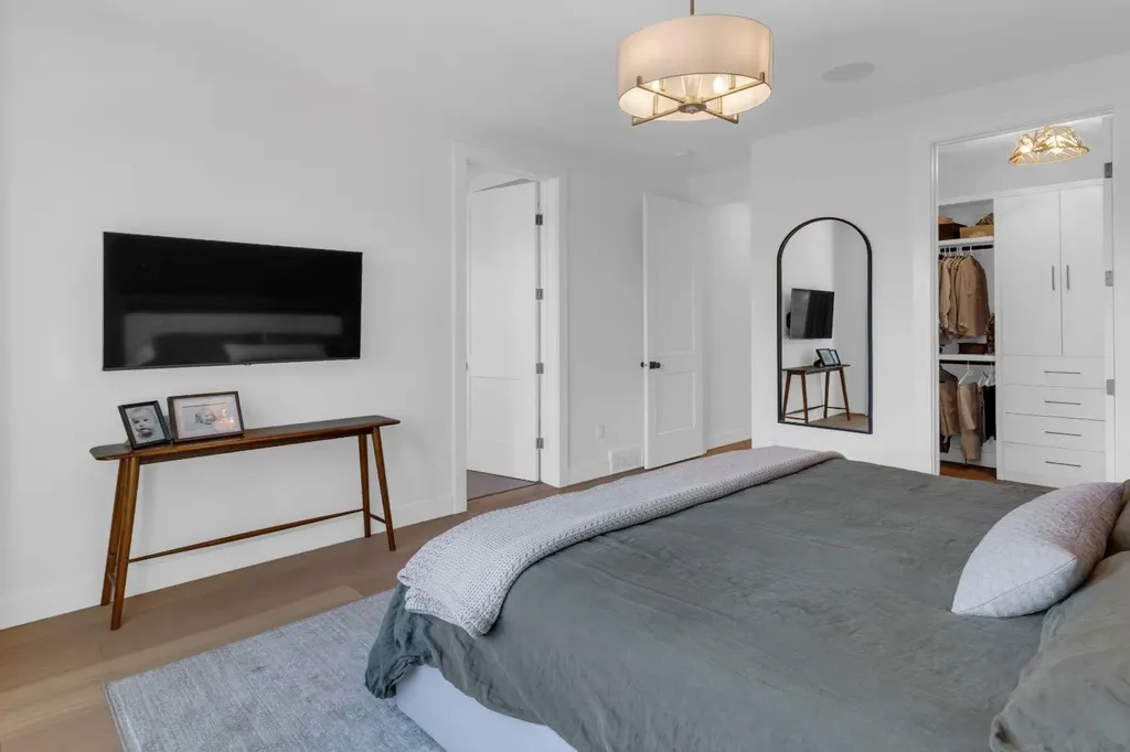 4204 16a Street SW Calgary AB T2T 4L4