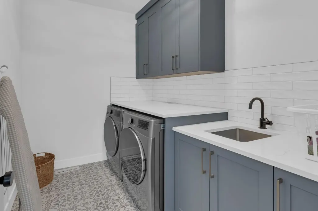 4204 16a Street SW Calgary AB T2T 4L4
