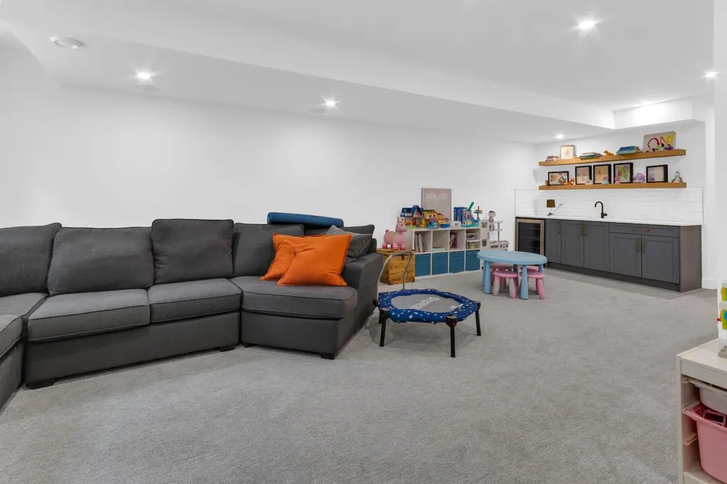 4204 16a Street SW Calgary AB T2T 4L4