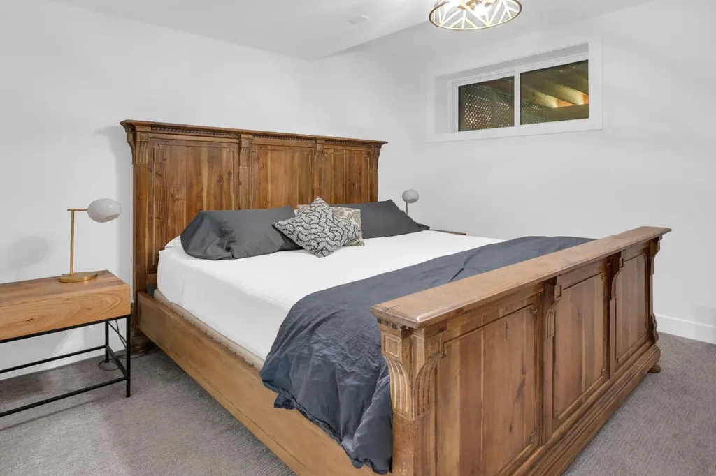 4204 16a Street SW Calgary AB T2T 4L4