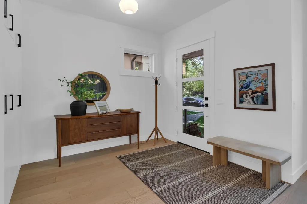 4204 16a Street SW Calgary AB T2T 4L4