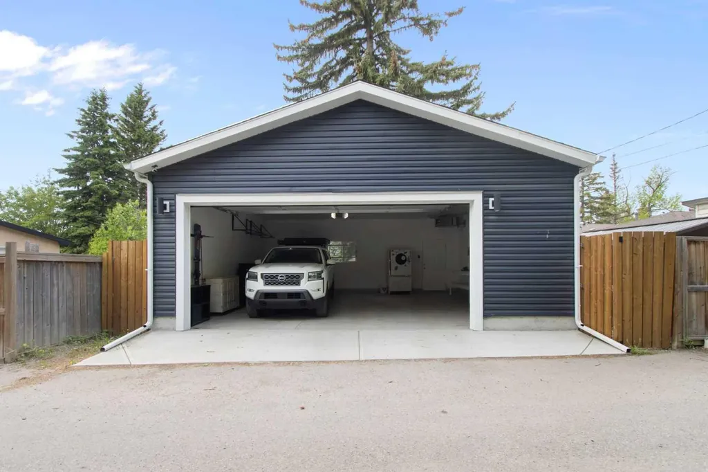 1948 Cottonwood Crescent SE Calgary AB T2B 1P6