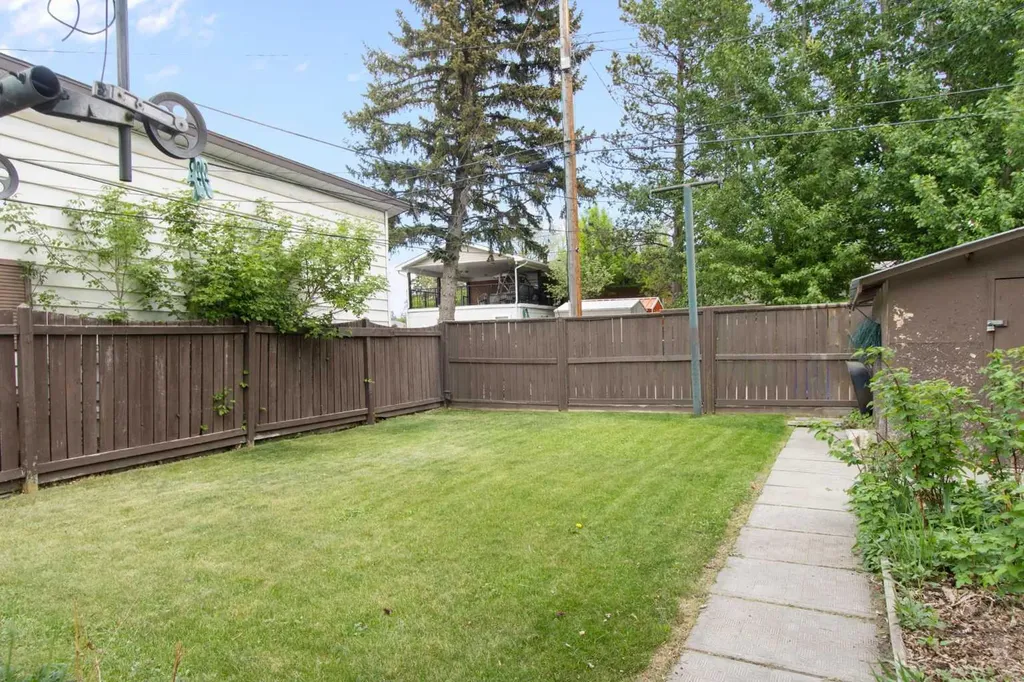 1948 Cottonwood Crescent SE Calgary AB T2B 1P6
