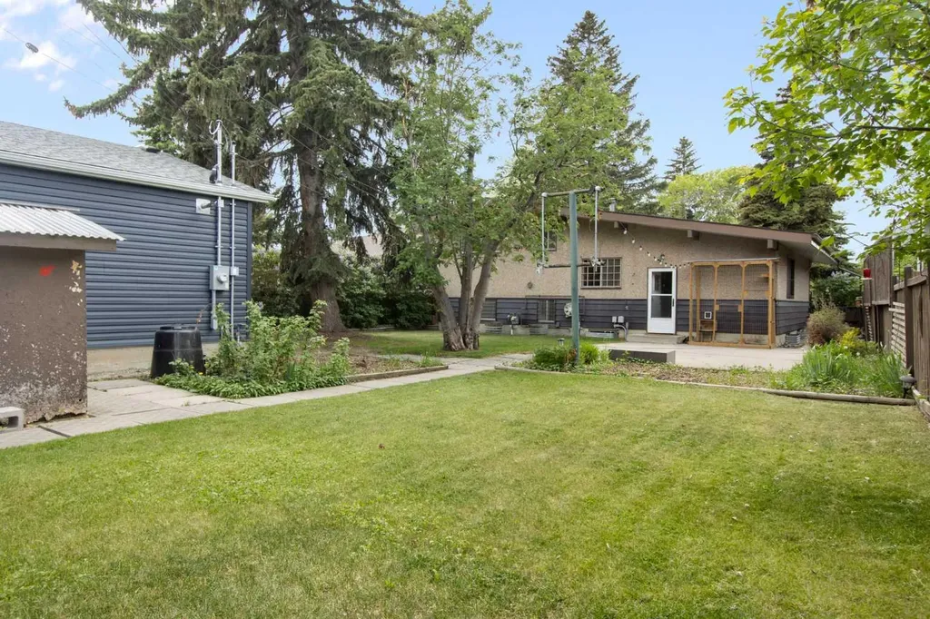1948 Cottonwood Crescent SE Calgary AB T2B 1P6