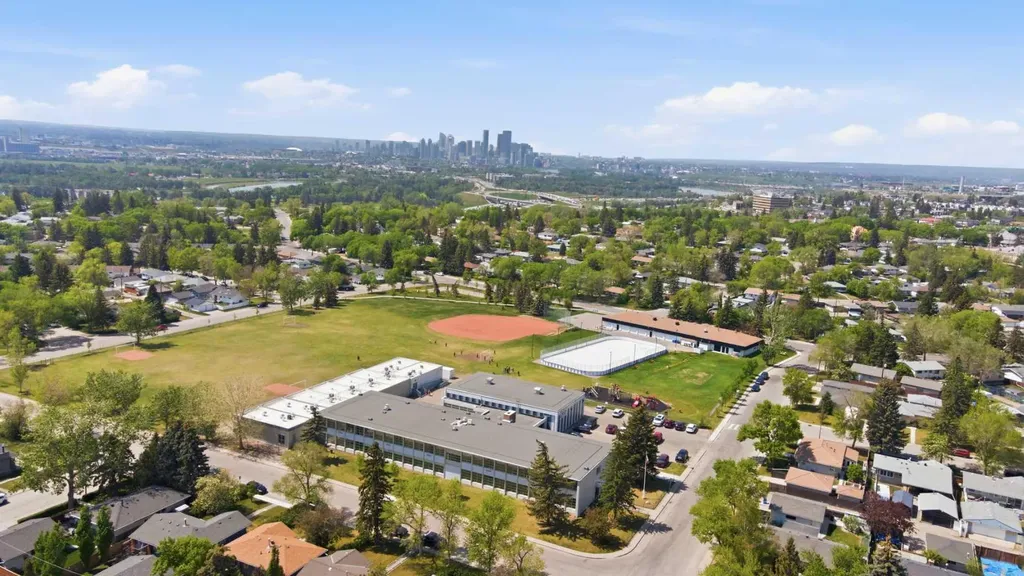 1948 Cottonwood Crescent SE Calgary AB T2B 1P6