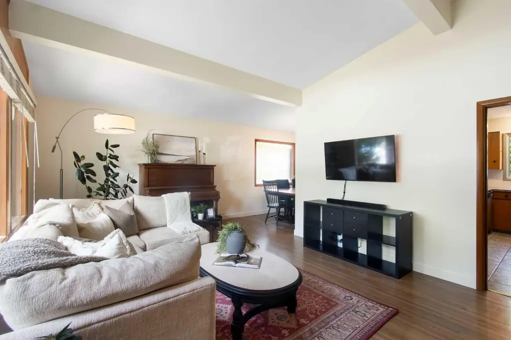 1948 Cottonwood Crescent SE Calgary AB T2B 1P6
